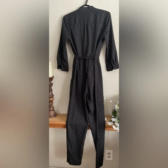 Banana Republic romper jumpsuit polka dot, waist belt, side zip, wider leg - Picture 5 of 9